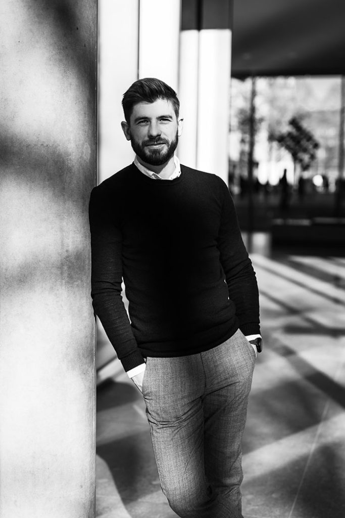 Mann Portrait Schwarzweiß Ulm Illertissen Fotografie Kontrast