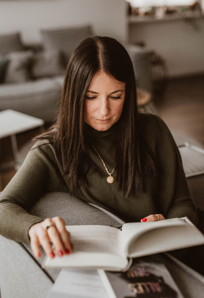 Roman Buch Autorin Journal Morgenseiten Mondjournal Johanna Kramer Portrait