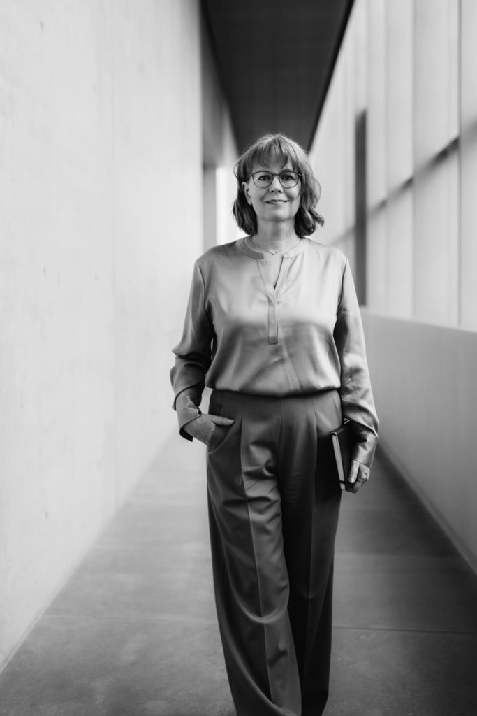 Businessfotos Ulm Fotograf Simone Graner Architektin Schwarzweiss