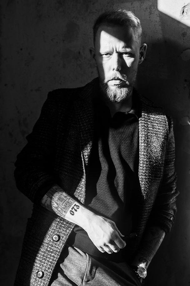 Künstlerportrait fotografin Ulm Schwarzweiß Massimo Ecosi