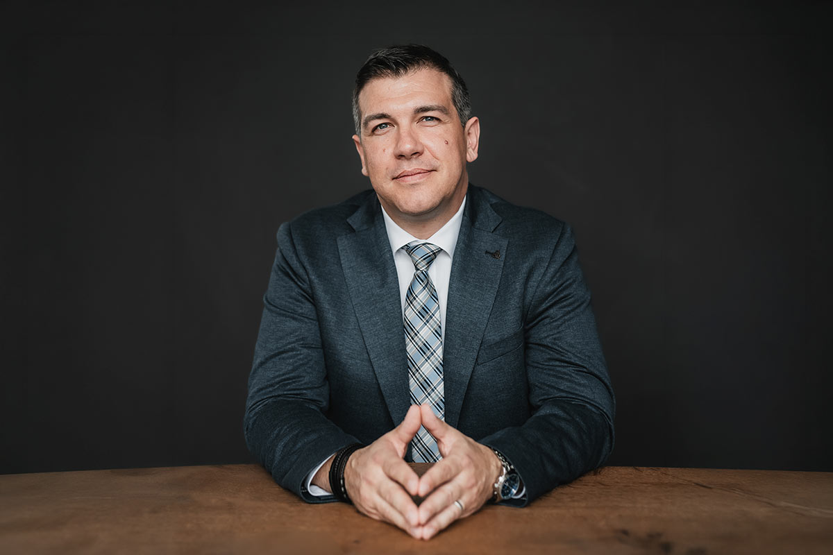 Businessportrait einer Führungskraft in Ulm, professionelles Headshot Businessfoto