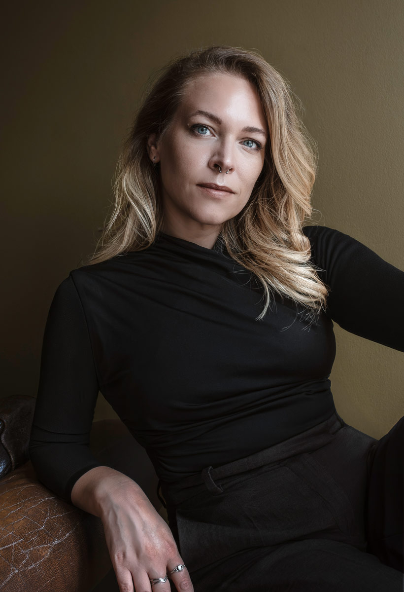 Businessfotos Ulm Portrait von Fotografin Sabine Fischer in natürlichem Licht
