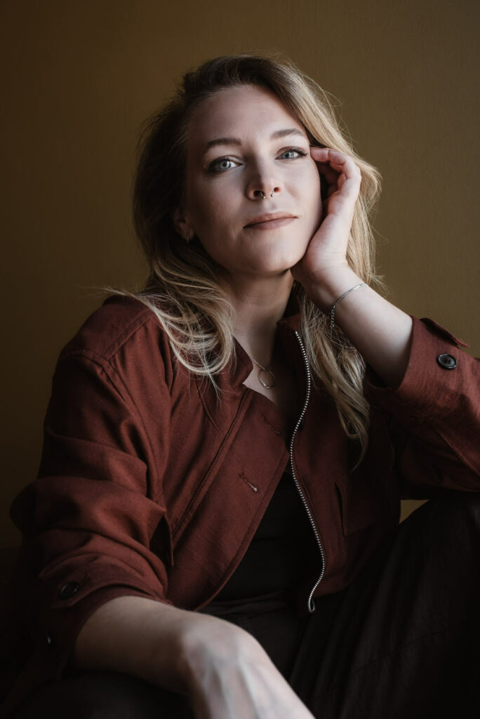 Sabine Fischer als Businessfotografin aus Ulm in natürlichem Licht