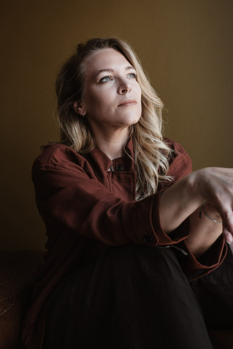 Businessfotos Ulm Portrait von Fotografin Sabine Fischer in natürlichem Licht